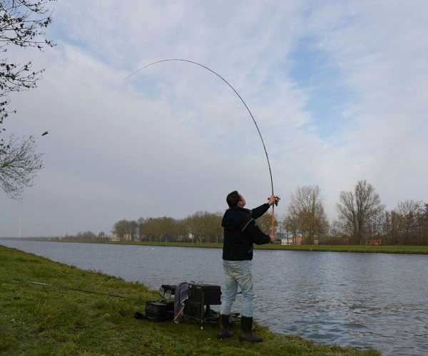 Cresta Identity Pro Tolerance Feeder 360 3 Cresta Identity Pro Tolerance Feeder 360